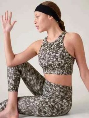 Athleta Opaline Floral Salutation Set